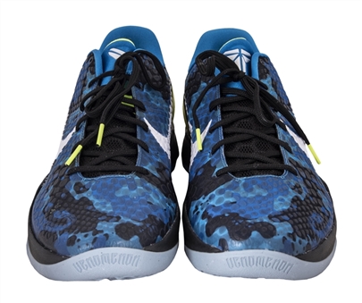 Kobe Bryant Signed Nike Zoom VI Sneakers 1/8 (Panini)